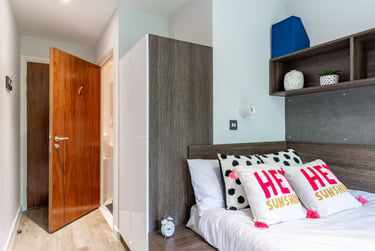 En Suite - Image 2